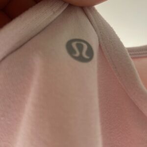 lulu baby pink y tank size 4 no stains.